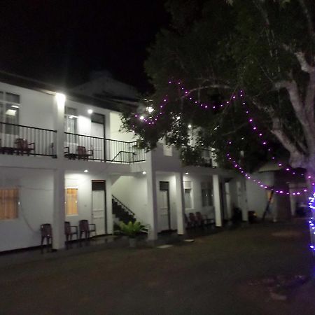 Romana Rest Kataragama Exterior photo