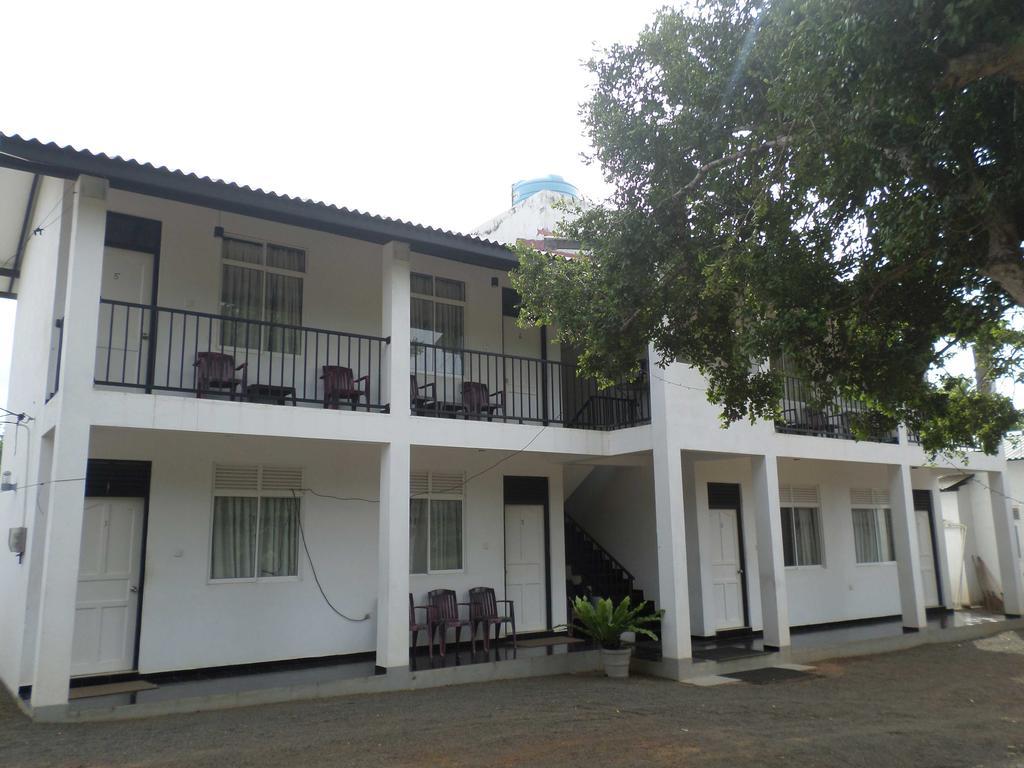 Romana Rest Kataragama Exterior photo